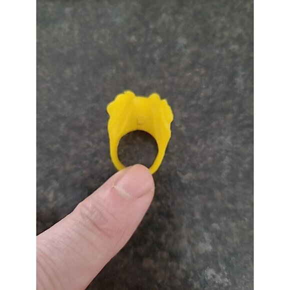 VTG Retro 1970's Gumball Machine Toy  Monster Ring Plastic Gargoyle Yellow - Picture 2 of 3